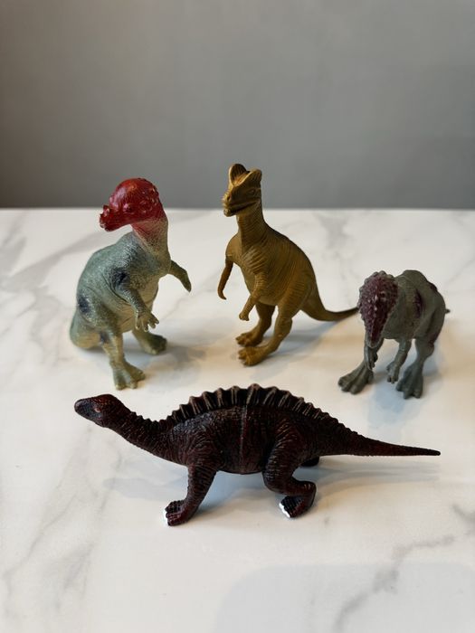 Продам динозаврів 120 грн/лот