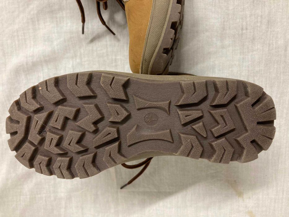 buty dziecięce ocieplane z kożuszkiem miodowe rozm. 32