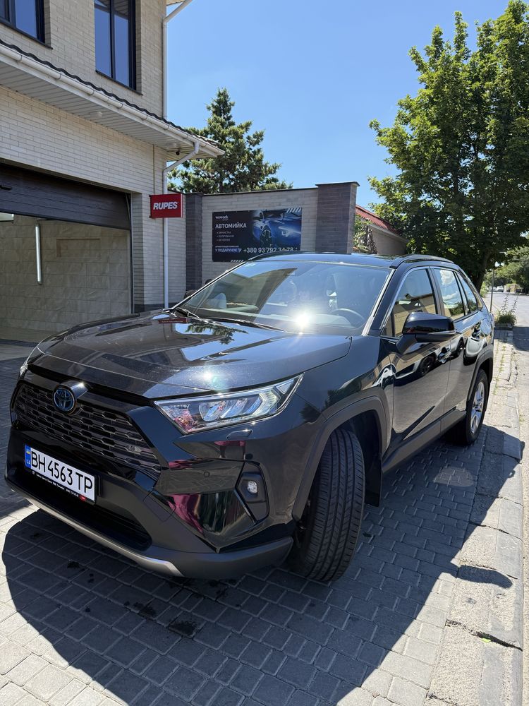 Продам машину Toyota