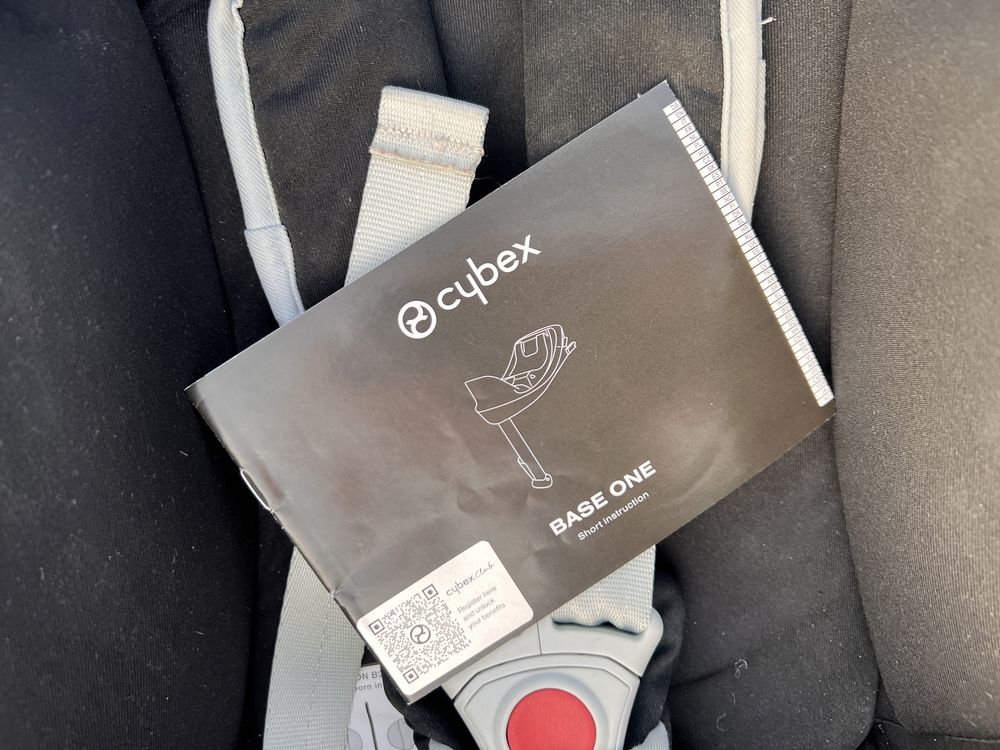 Fotelik nosidełko Cybex Aton B2 + baza