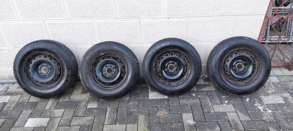 Felgi 13" z bardzo ładnymi oponami zimowymi TIGAR 175/70, 7mm bieżnika