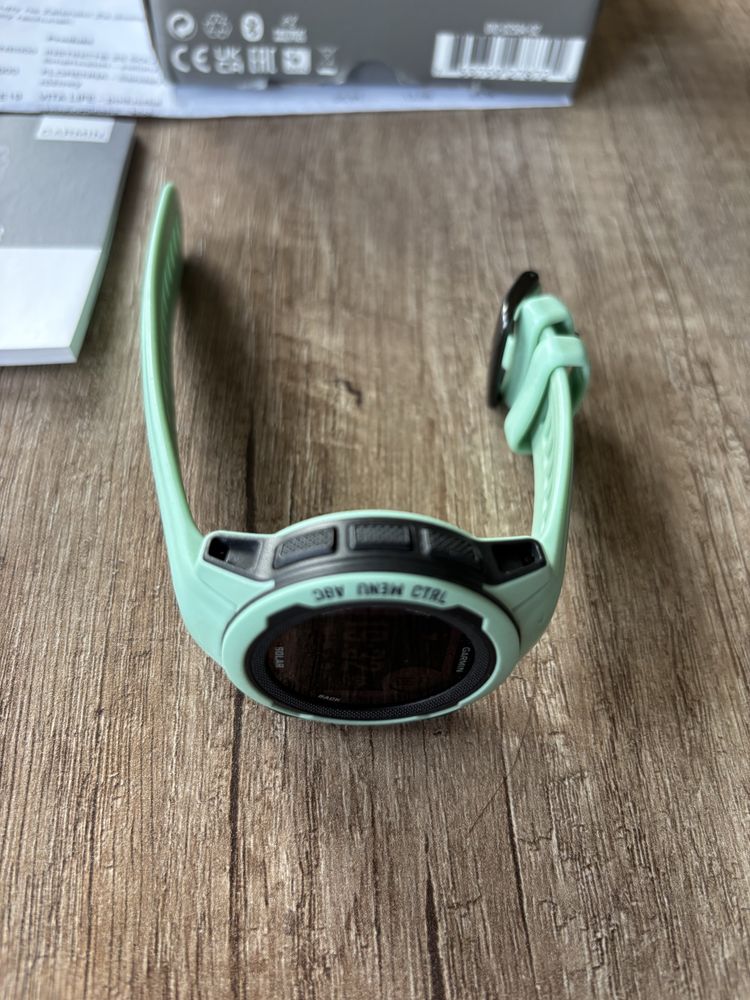Garmin Instinct 2S Solar miętowy zielony. Super stan. Cały zestaw.