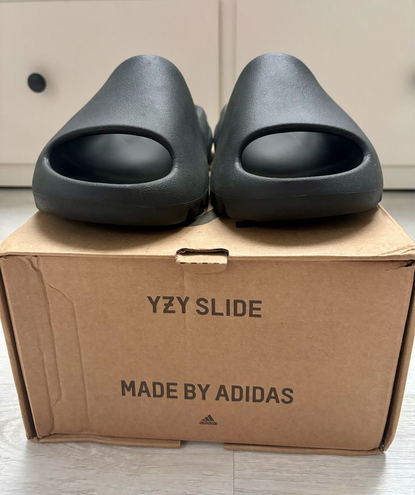 Yeezy Slide Onyx rozm 9 US