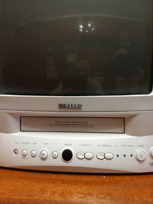 Продам новый телевизор Samsung с видеоплеером