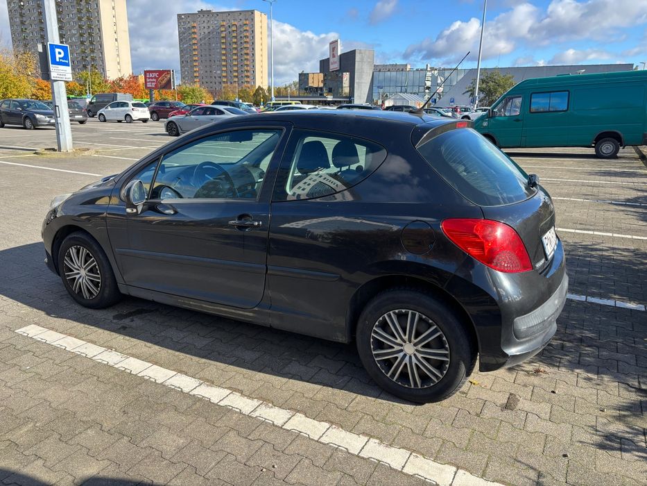 Peugeot 207 benzyna 1.4 2007 r.