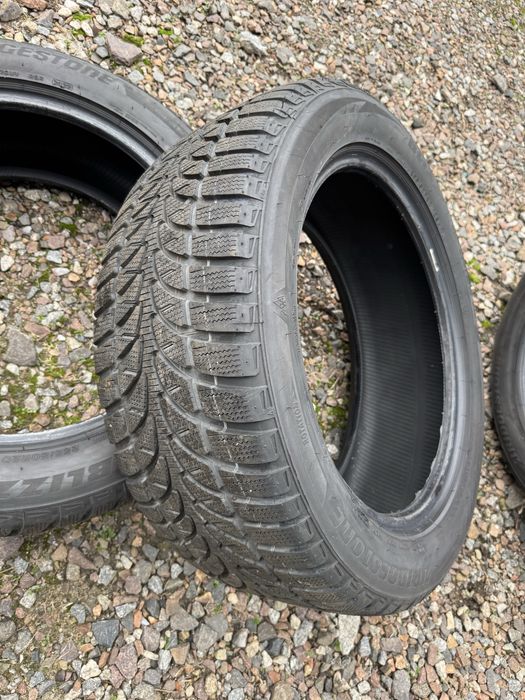 Шини зимові  255-50-20R  Bridgestone