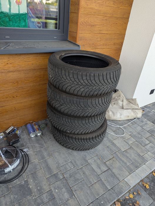 Falken Eurowinter HS01 215/55 r17 98v