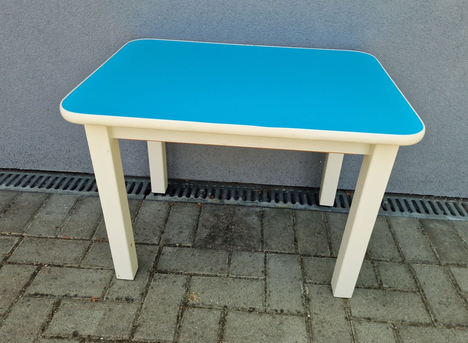 Zestaw stolik dziecięcy niebieski 70x50 plus dwa krzesła krzesełka