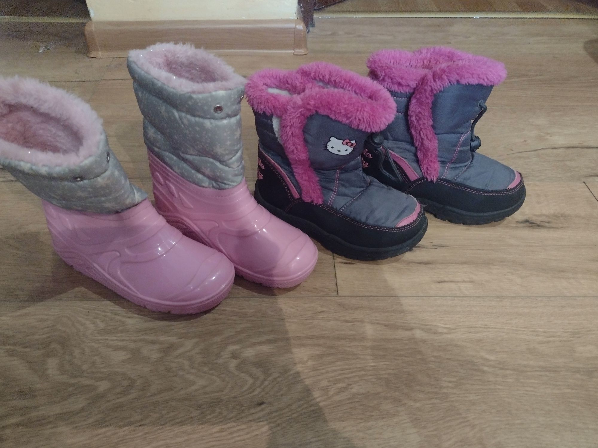Dwie pary śniegowców buty śniegowe rozmiar 30 dziewczynka hello kitty