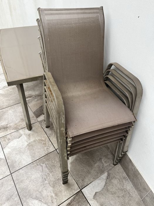 Mesa com 6 cadeiras exterior