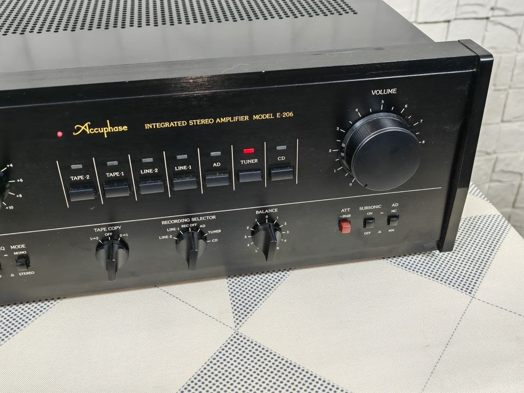 Accuphase E206 Audiofilski wzmacniacz stereo