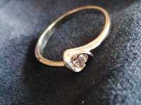 APART białe złoto pierścionek z brylantem zaręczyny 1,4 g NOWY