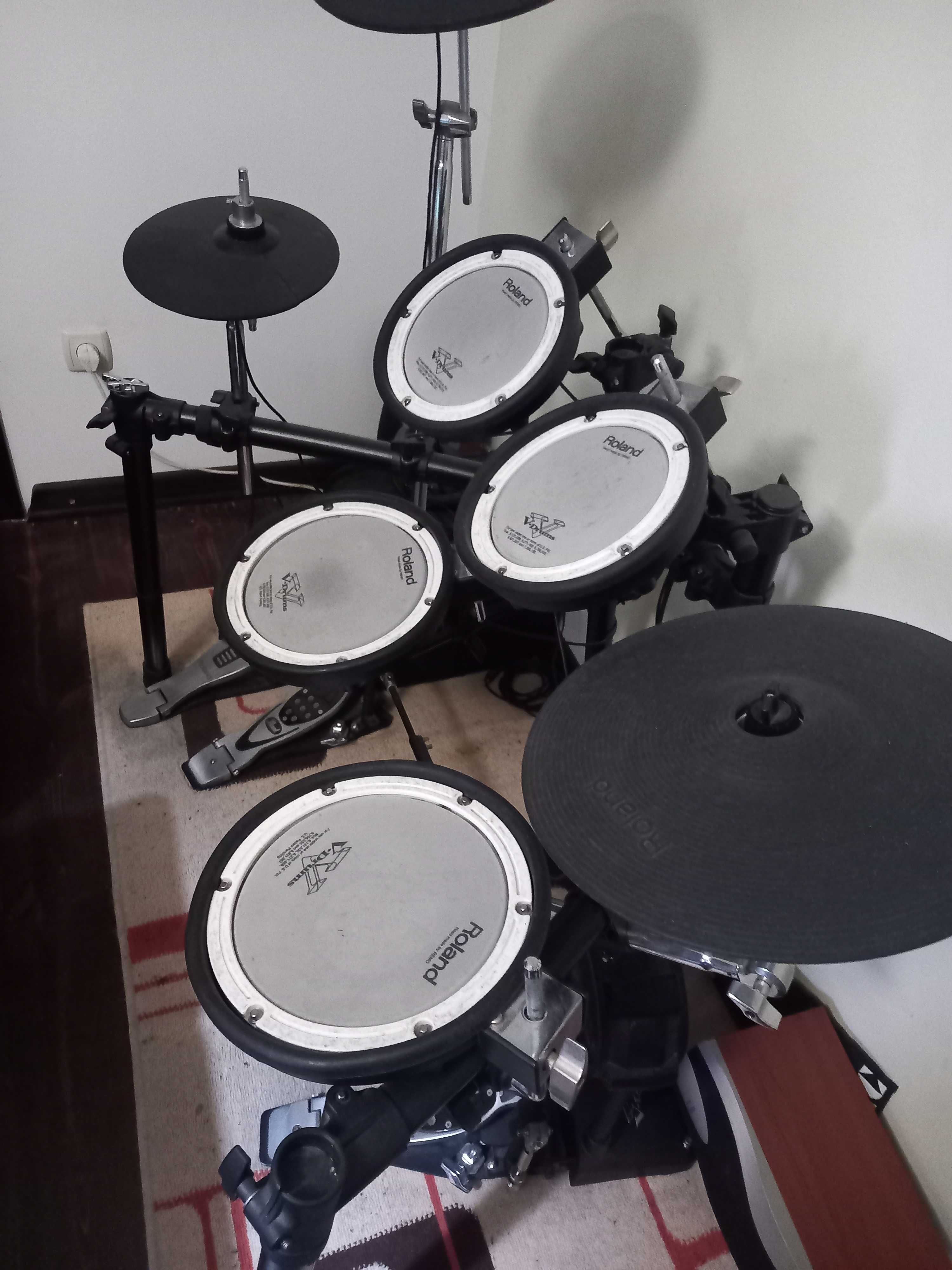 Ударна установка Roland TD-4 KX (Барабани)