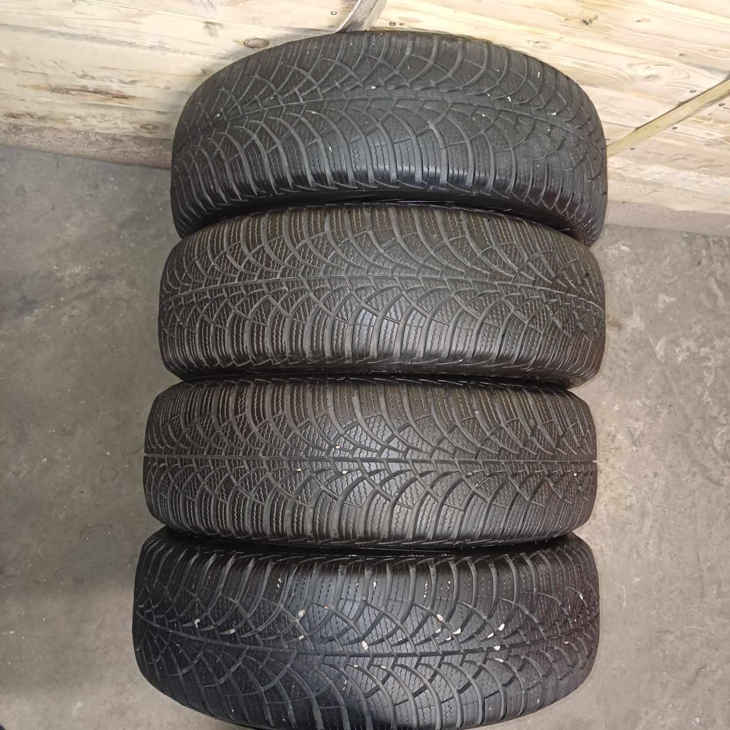 Зимняя резина 185 60 15 goodyear ultragrip 9