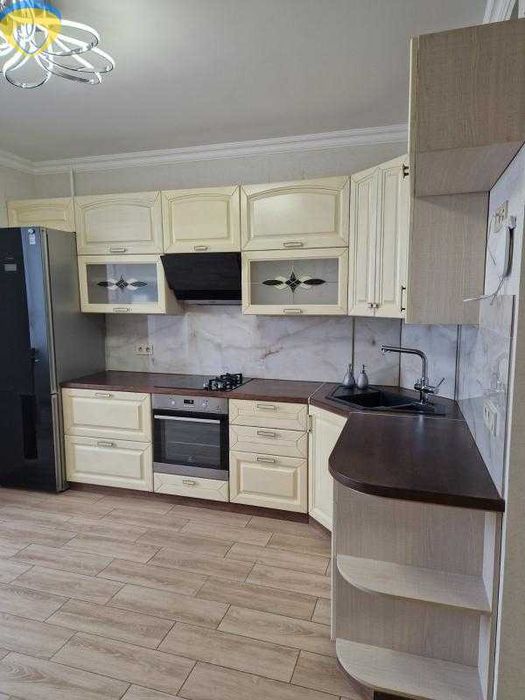 Продам 2 кімнатну кв-ру на вул. Сахарова !