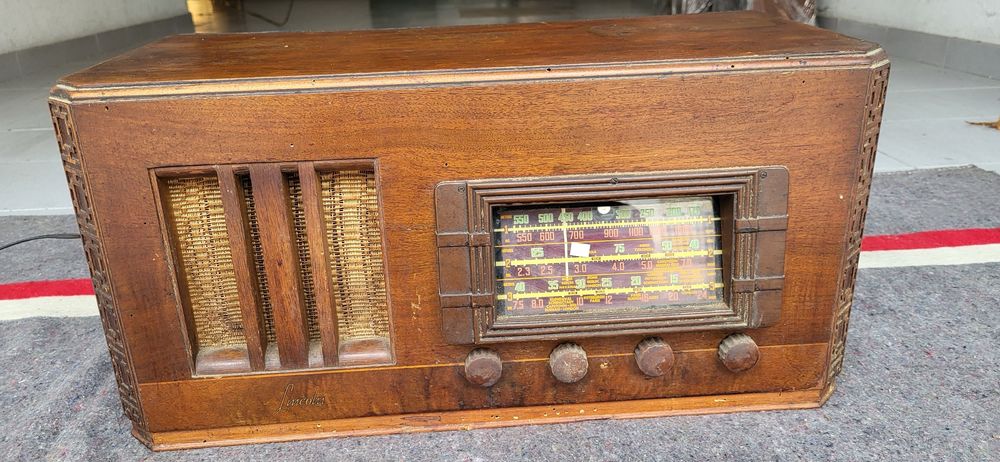 Rádio Vintage Antigo 1935 Americano - Lincoln em madeira