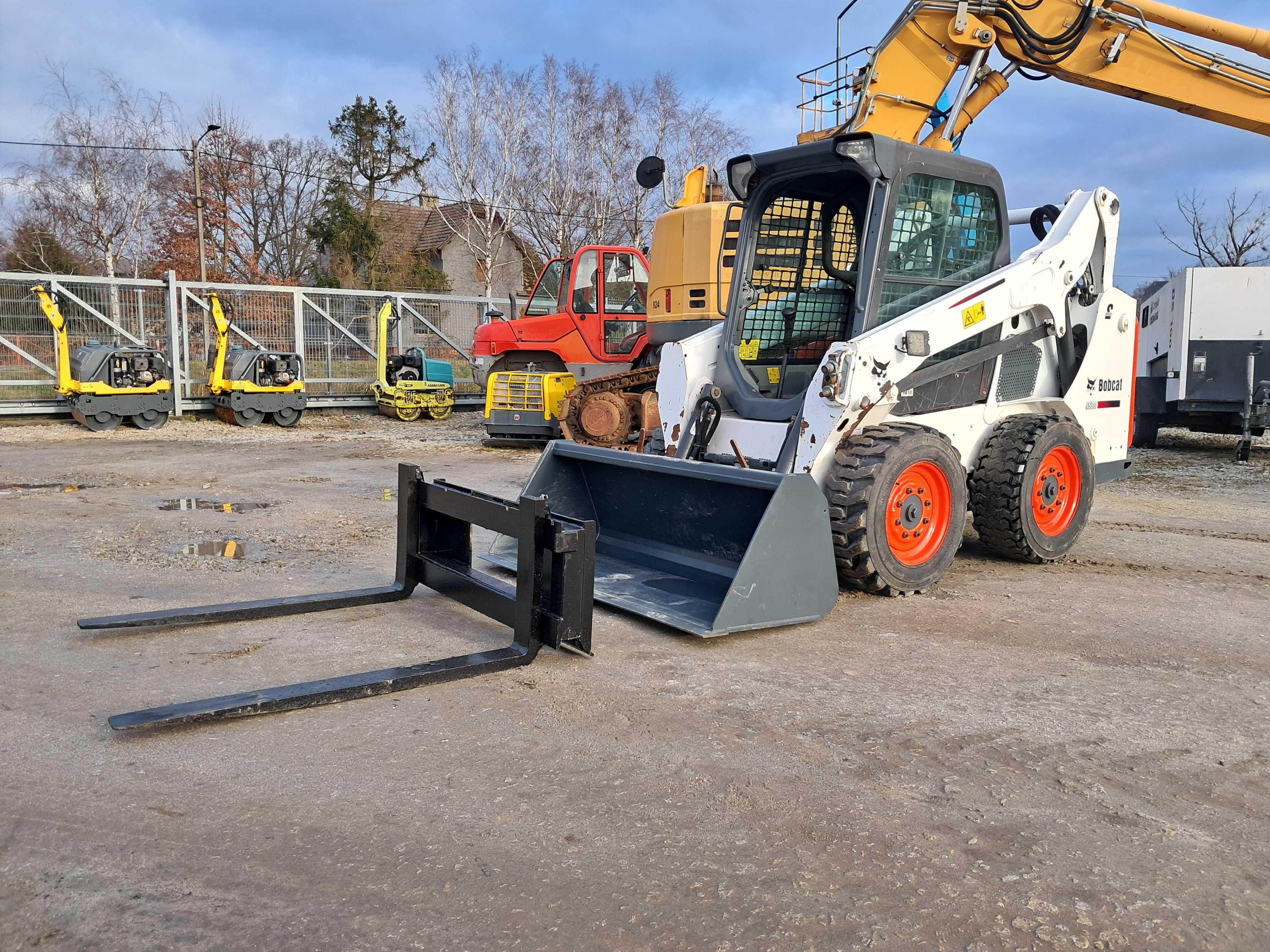 Miniładowarka BOBCAT S 530  / 14r! / 2,8t! / 130 S 100 220 JCB 160 175