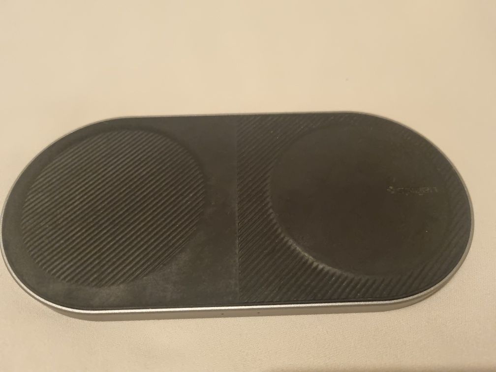 Bezprzewodowa ładowarka indukcyjna Spigen 2 telefony jednocześnie F310