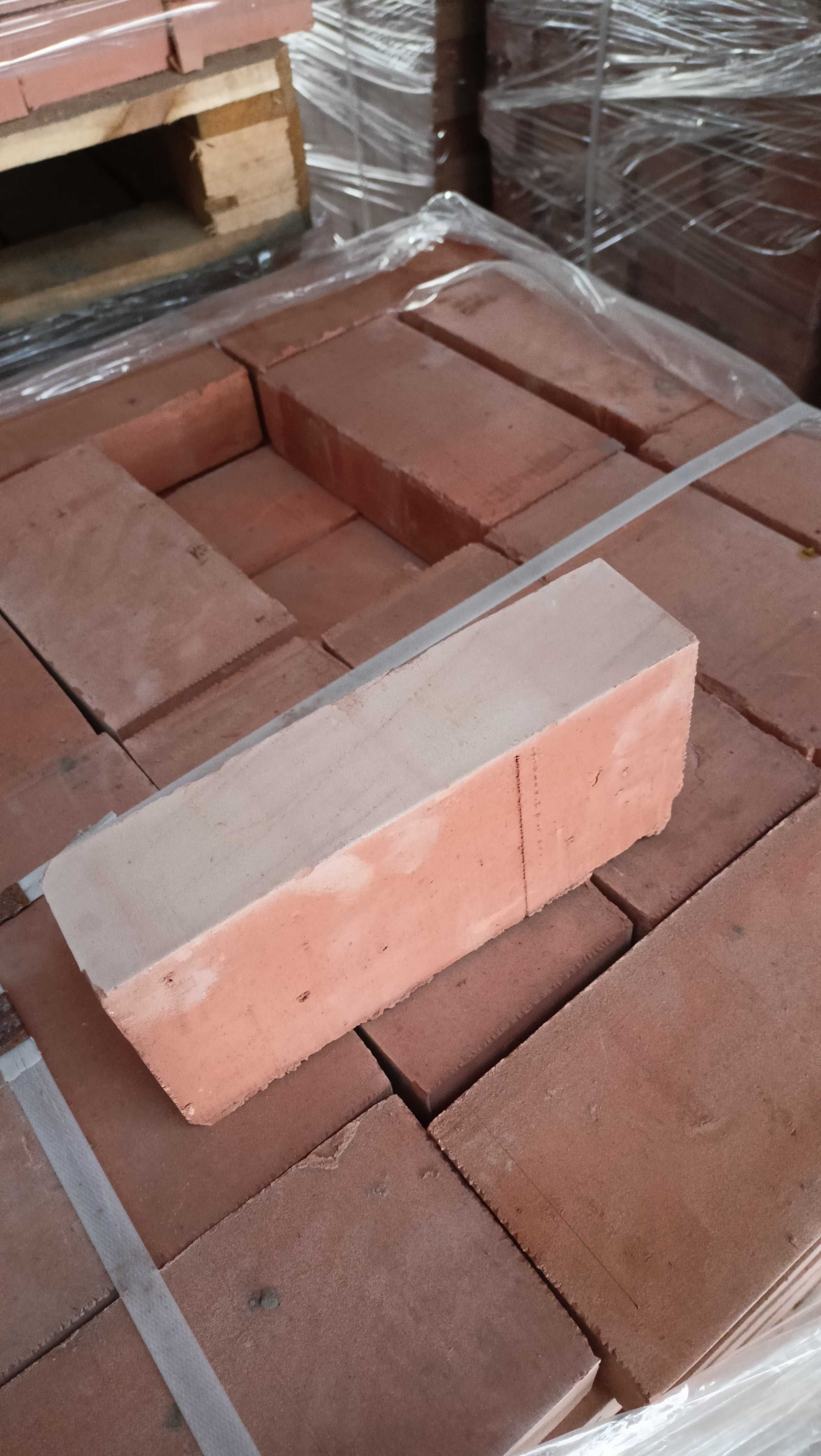 Cegła pełna ceramiczna palona