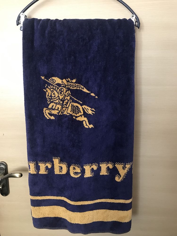 Полотенце  Burberry 2 шт синее и чёрное и другие предложения