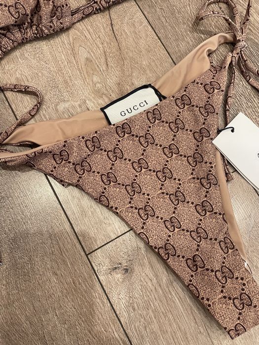 Жіночий бежевий купальник Gucci