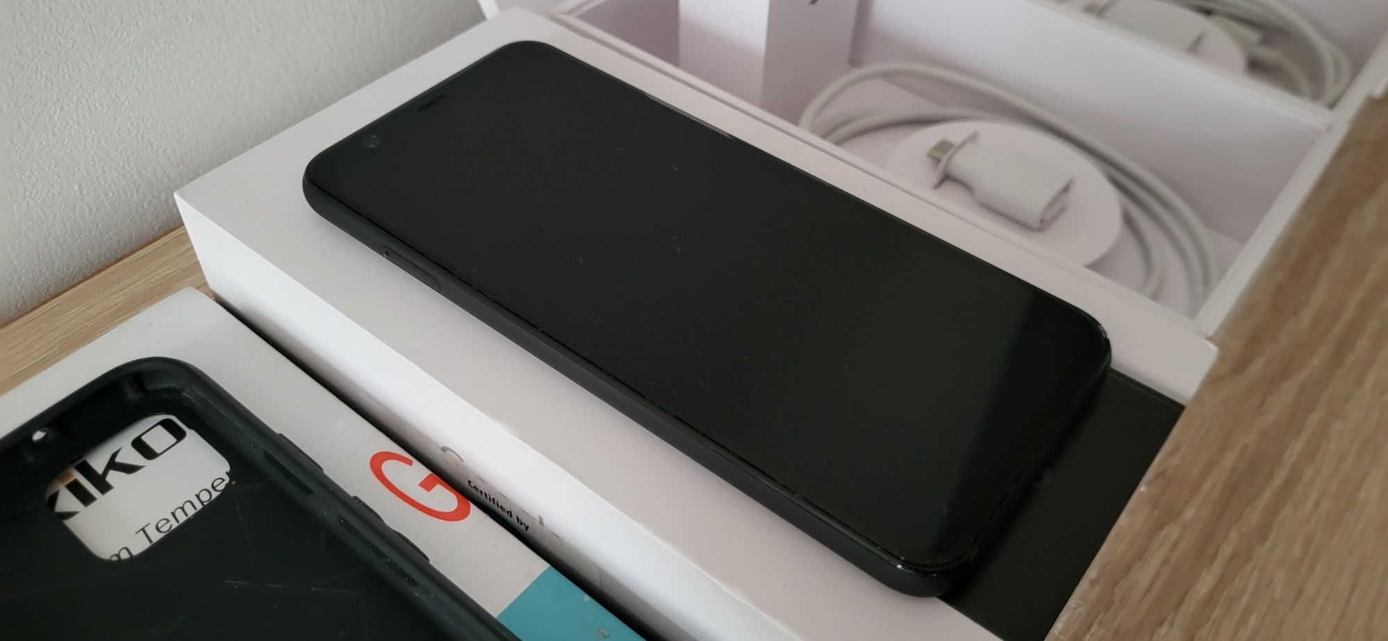 2szt. Google Pixel 4 LTE jak nowy tanio Gratisy