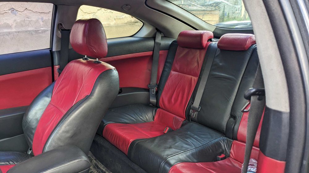 Продам авто Scion (toyota) tc 2005 (2.4 atm).