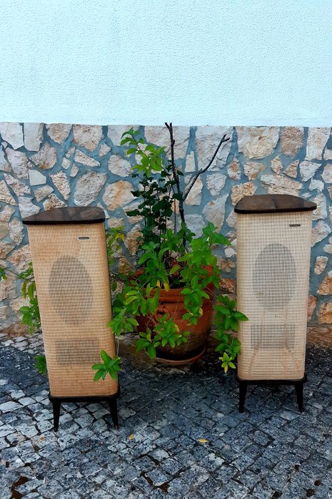 Colunas Grundig anos 50