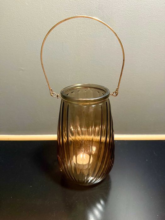 Ryflowany, szklany lampion na balkon, do ogrodu, wazon, flakon