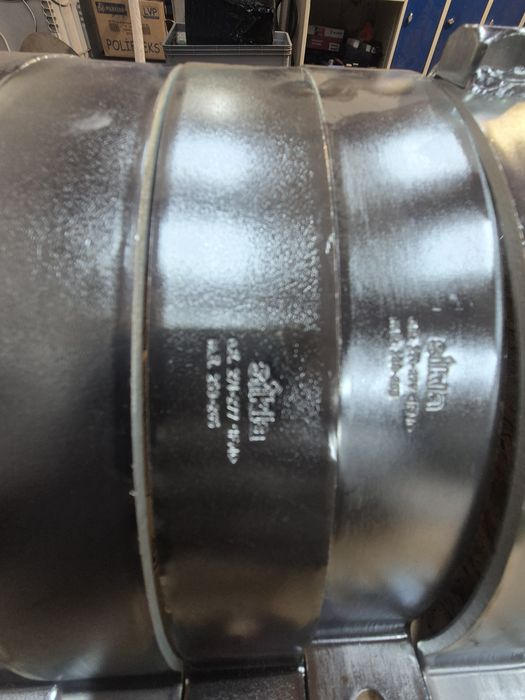 Obejmy do rur firmy Silka.