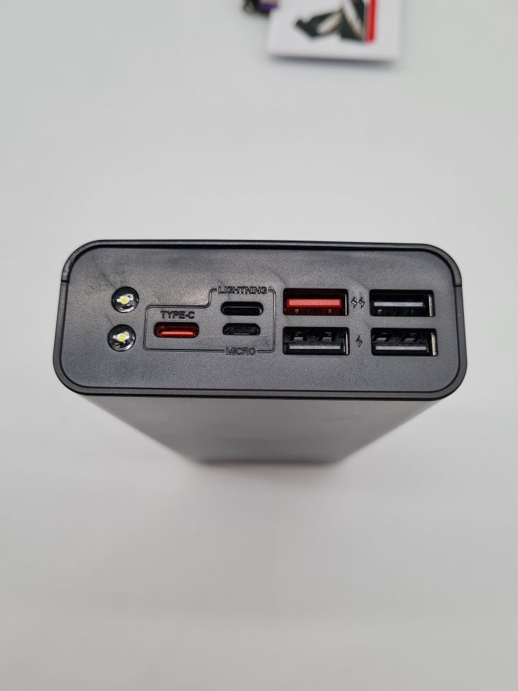 Powerbank HE31. 50000mAh 2A 6x USB  1x Lightning
