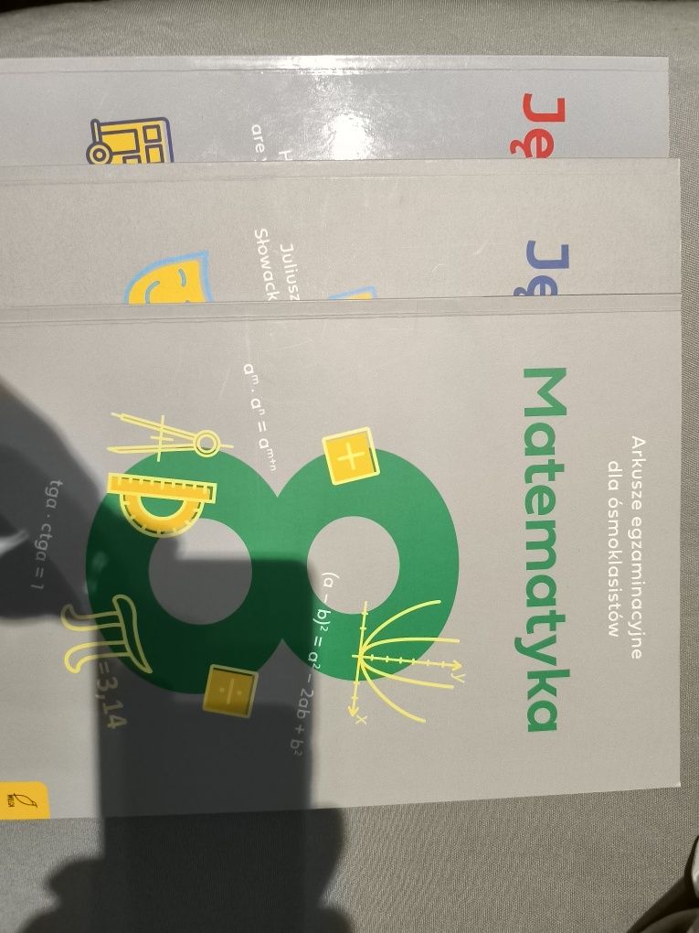 Zestaw 3 książek z arkuszami do egzaminu ósmoklasisty