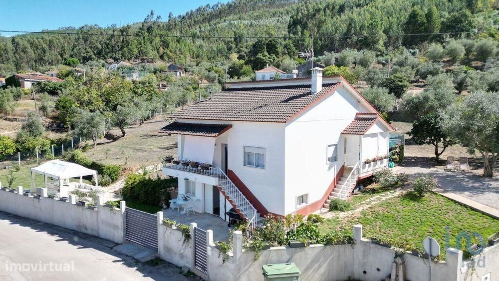 Casa tradicional T2 em São Miguel, Santa Eufémia e Rabaçal de 296,00 m
