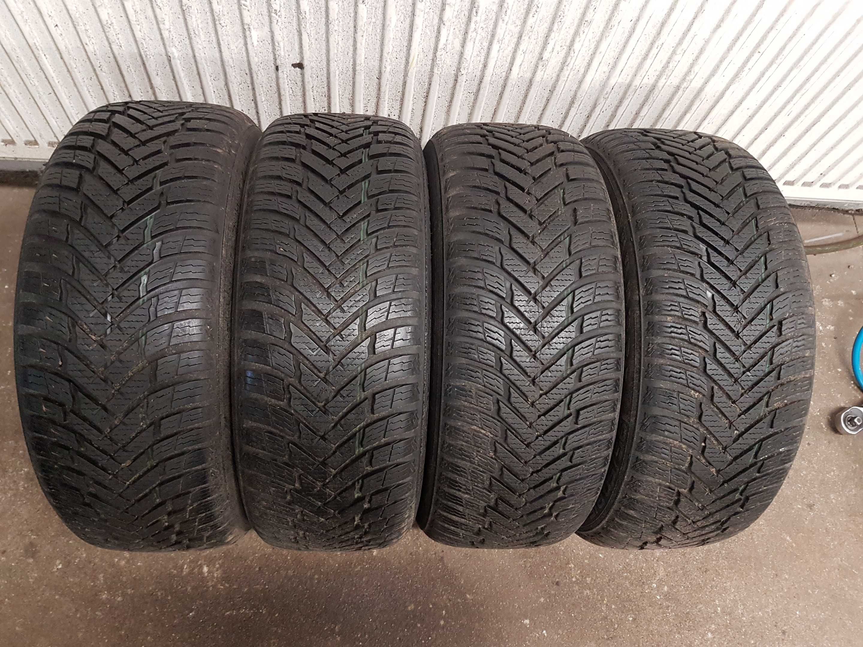 195/50 R15 Nokian Wielosezon