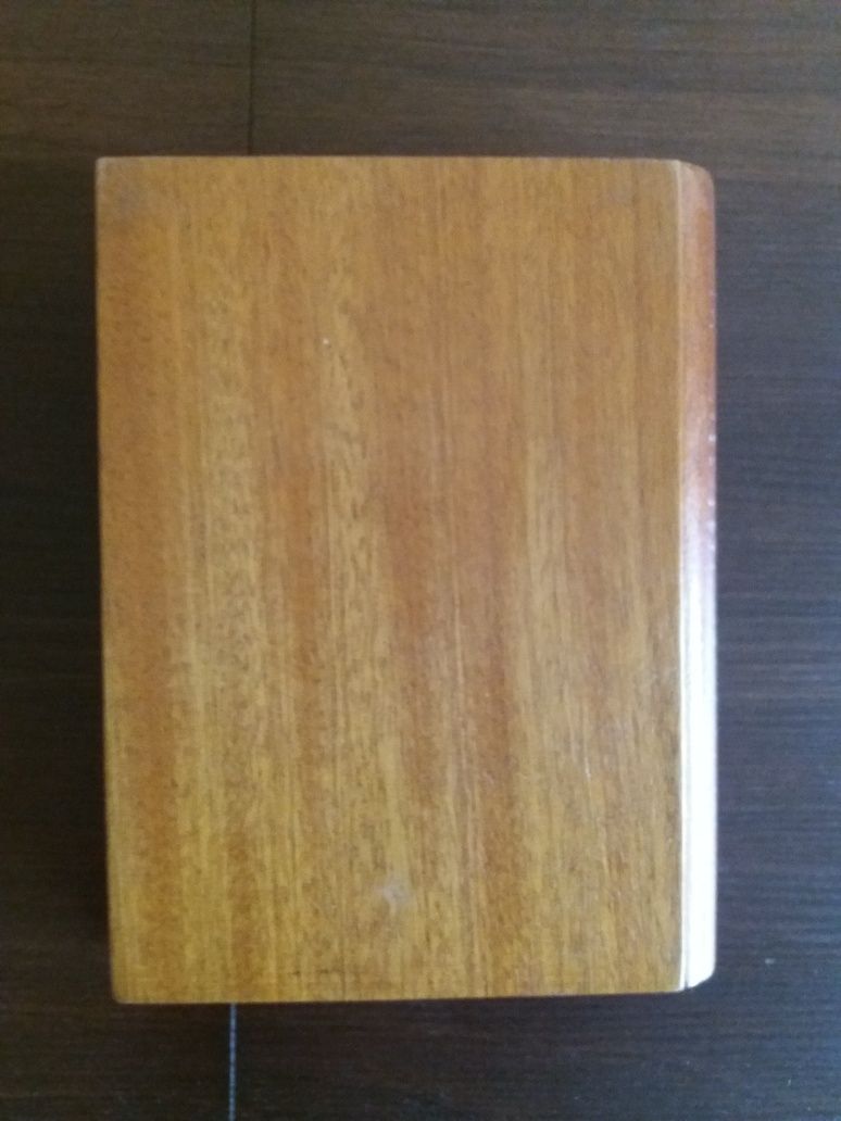 Шкатулка деревянная лаковая В форме книги Тирасполь