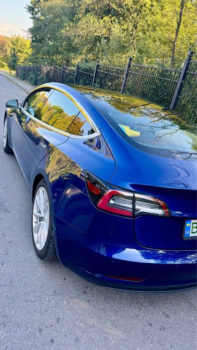 Tesla model 3 Long Range