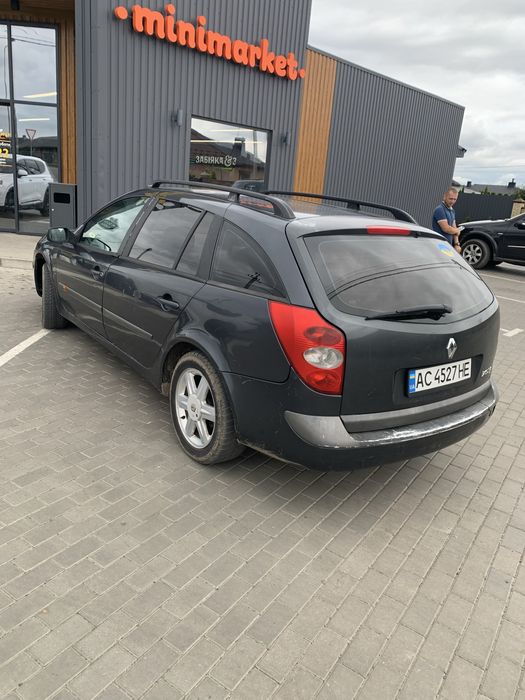 Авто рено лагуна 2003 року