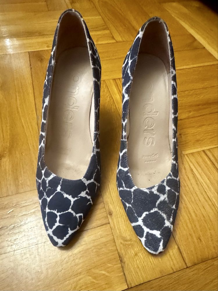 Buty na obcasie Wonders 39