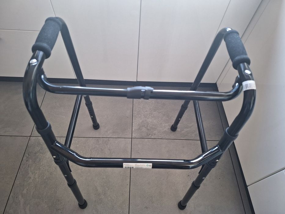 Sprzedam balkonik do chodzeniq