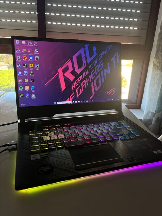 Portátil Gaming ASUS ROG Strix G15