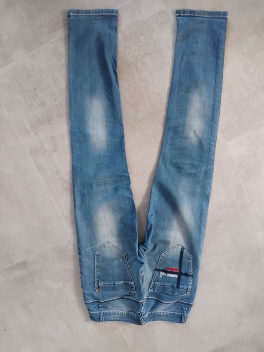 Подарую джинси на худенького хлопця (боковий 105 см)