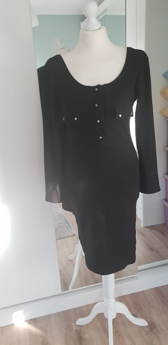 Sukienka czarna UNI z mętką