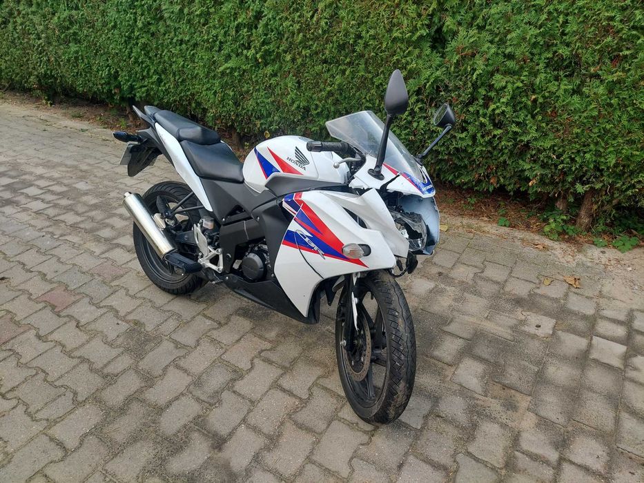 Honda Cbr 125 OKAZJA 2013r uszkodzona JC50 Yzf-R125 Ninja Aprlia Rs