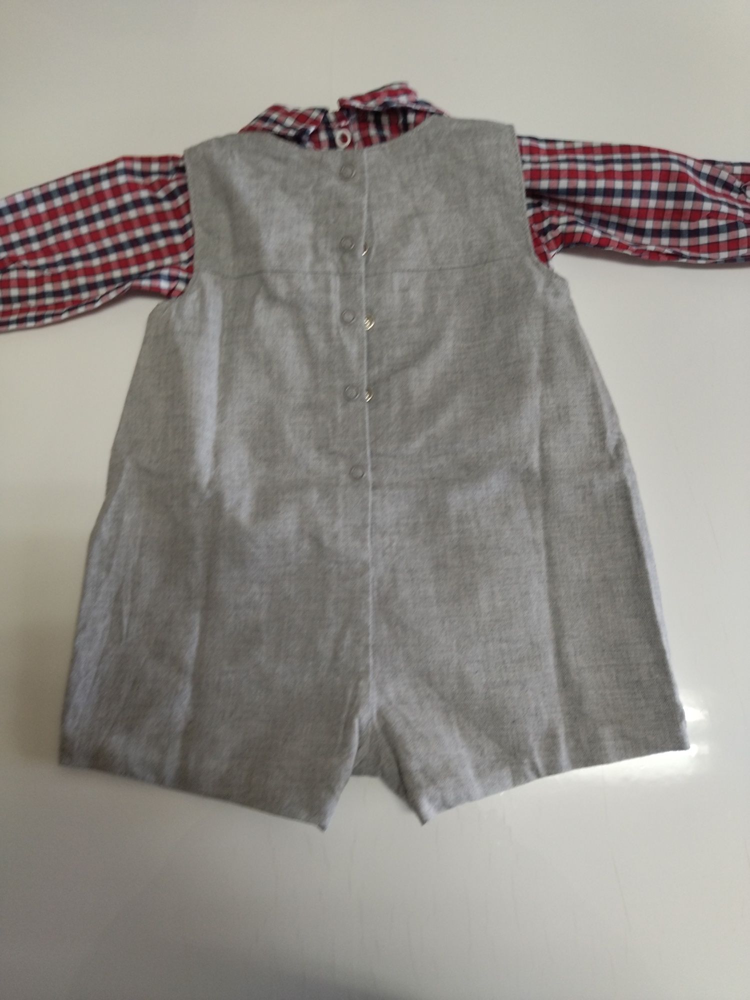 Conjunto macacão e body Chicco 6 meses