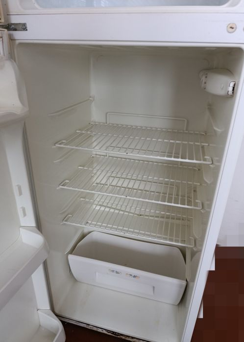 Lodówka zamrażarka Zanussi 140 cm x 55 cm lodówko-zamrażarka biała PRL