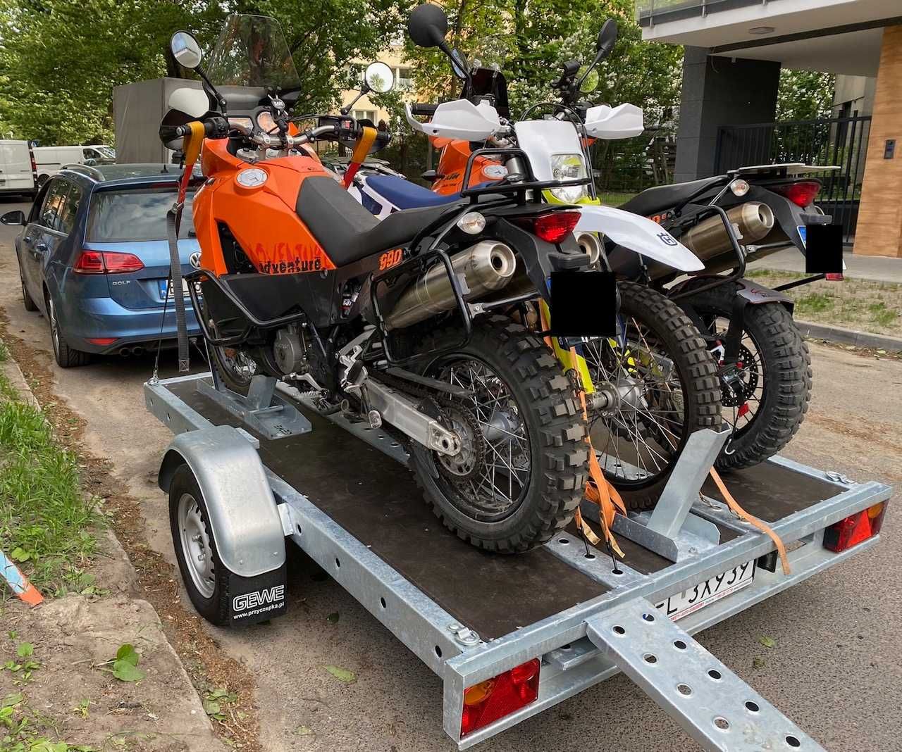 Wynajem przyczepy 3 motocyklowej GEWE 750 kg pasy