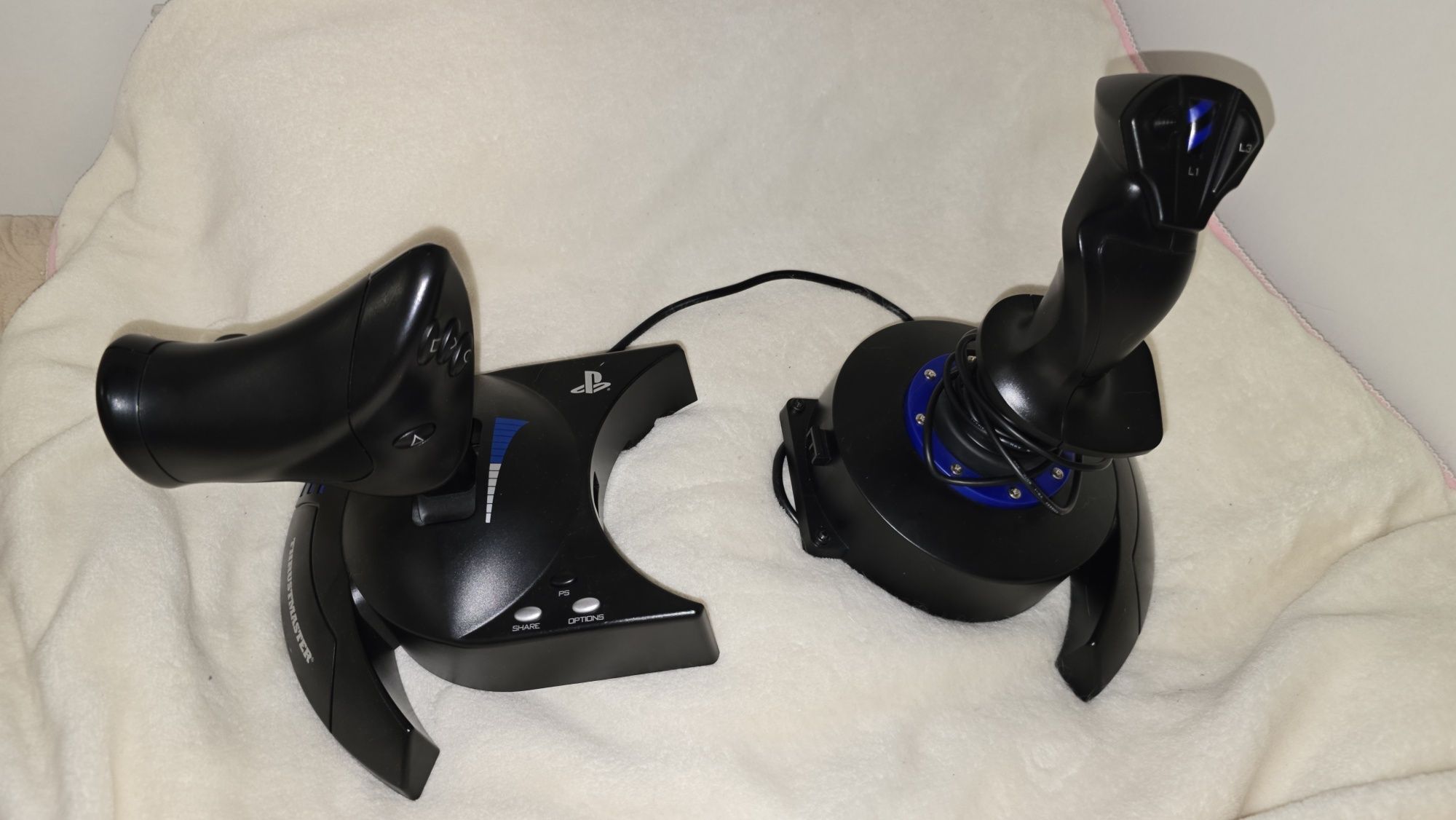 Joystick Thrustmaster T.Flight Hotas 4