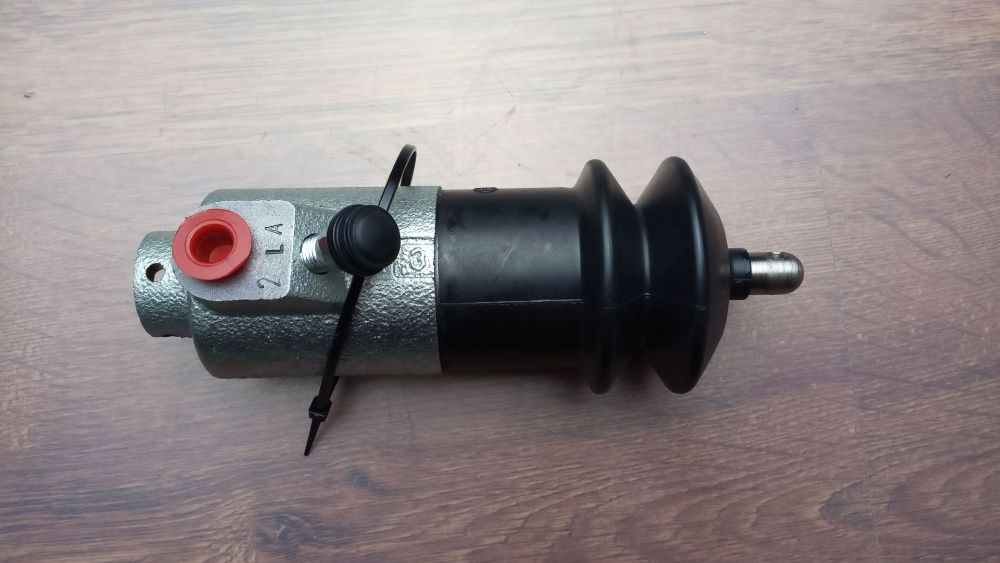 Siłownik sterujący sprzęgłem Ursus 11054 C-3110