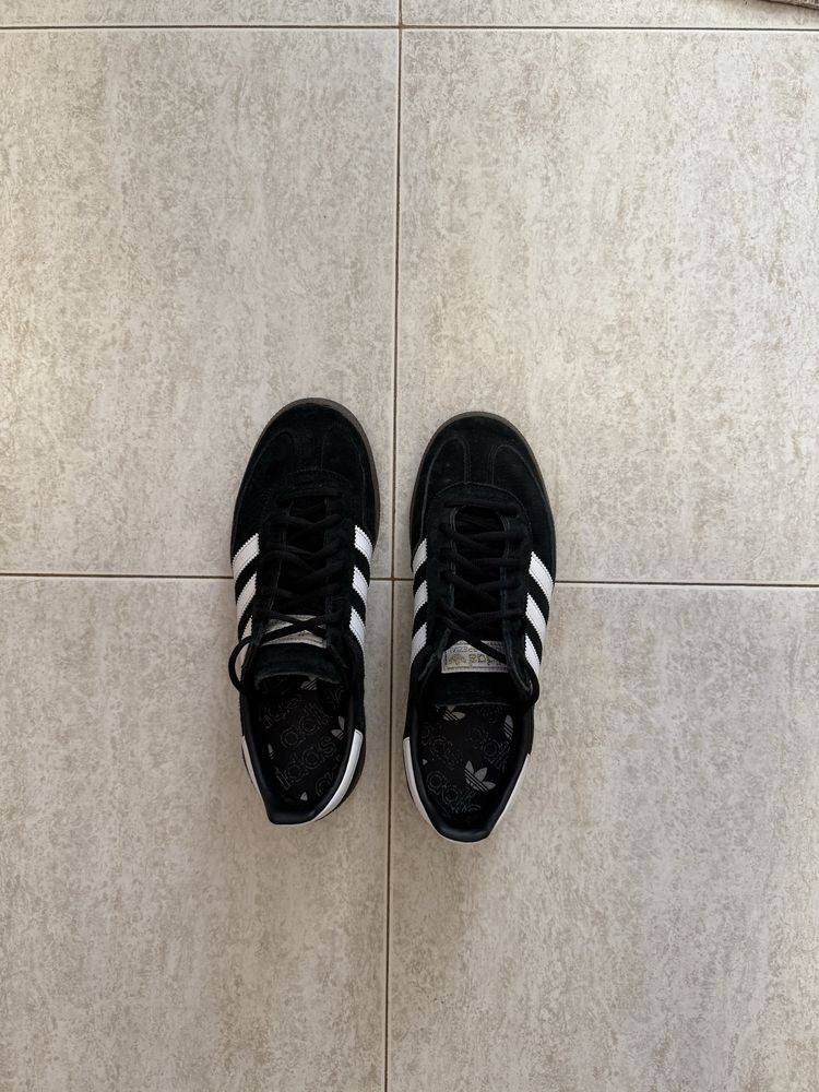 Tenis Adidas Spezial Branco e Preto, Usados um pouco