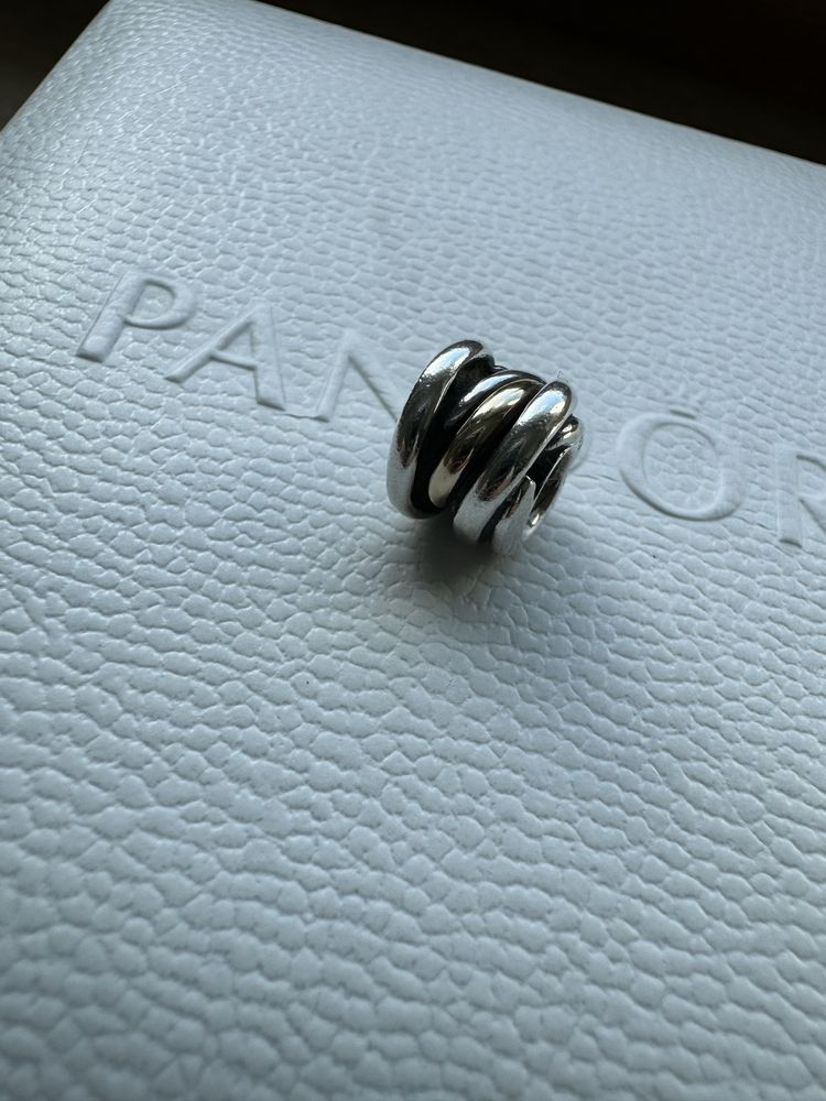 Pandora charms sploty